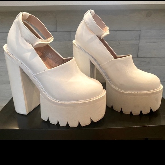 Jeffrey Campbell SCULLY Platforms - Picture 2 of 5